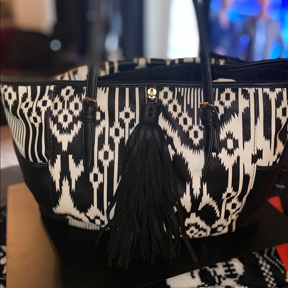 B&W Aztec Print Shoulder Bag